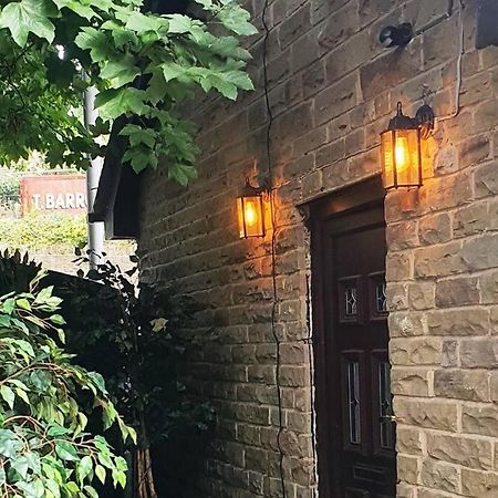 Lister Park Bradford Stylish 1Bed Coach House - Quiet & Tranquil Cottage & Parking Zewnętrze zdjęcie