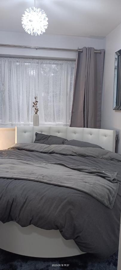 Lister Park Bradford Stylish 1Bed Coach House - Quiet & Tranquil Cottage & Parking Zewnętrze zdjęcie