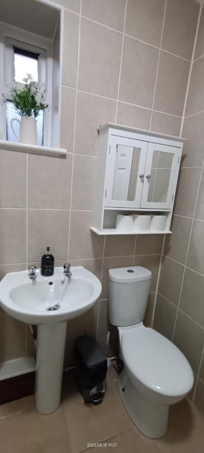 Lister Park Bradford Stylish 1Bed Coach House - Quiet & Tranquil Cottage & Parking Zewnętrze zdjęcie
