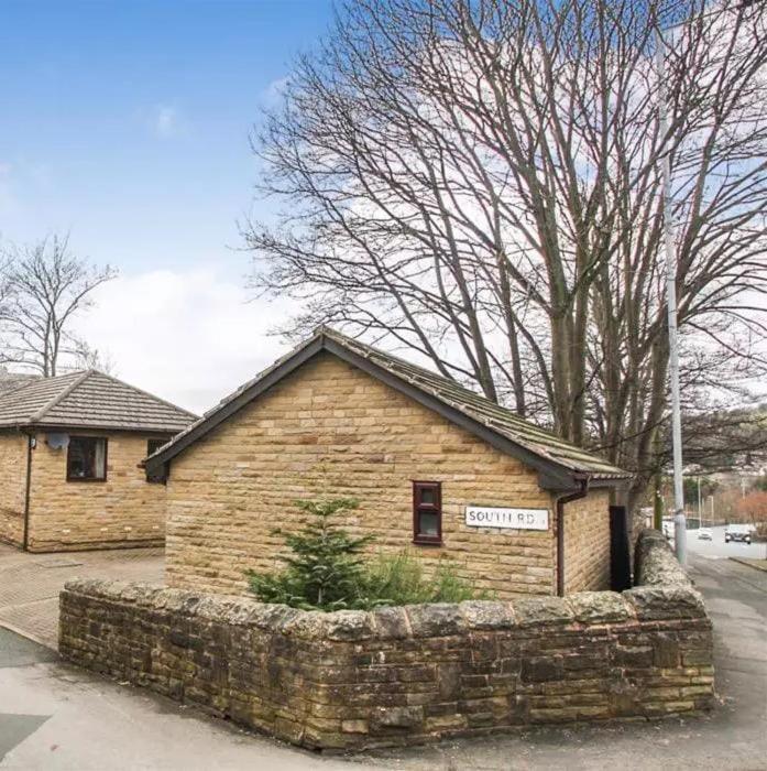 Lister Park Bradford Stylish 1Bed Coach House - Quiet & Tranquil Cottage & Parking Zewnętrze zdjęcie