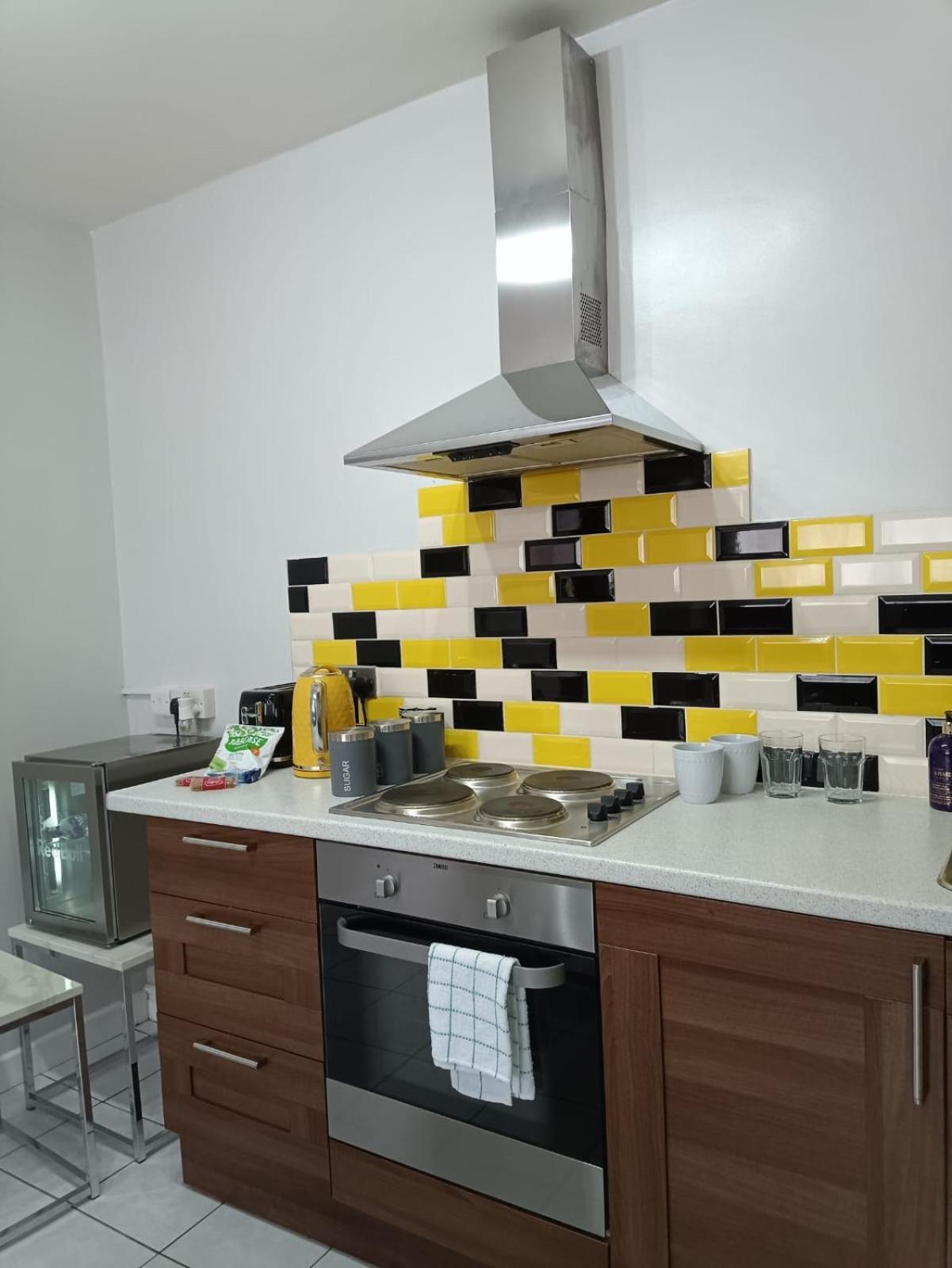 Lister Park Bradford Stylish 1Bed Coach House - Quiet & Tranquil Cottage & Parking Zewnętrze zdjęcie