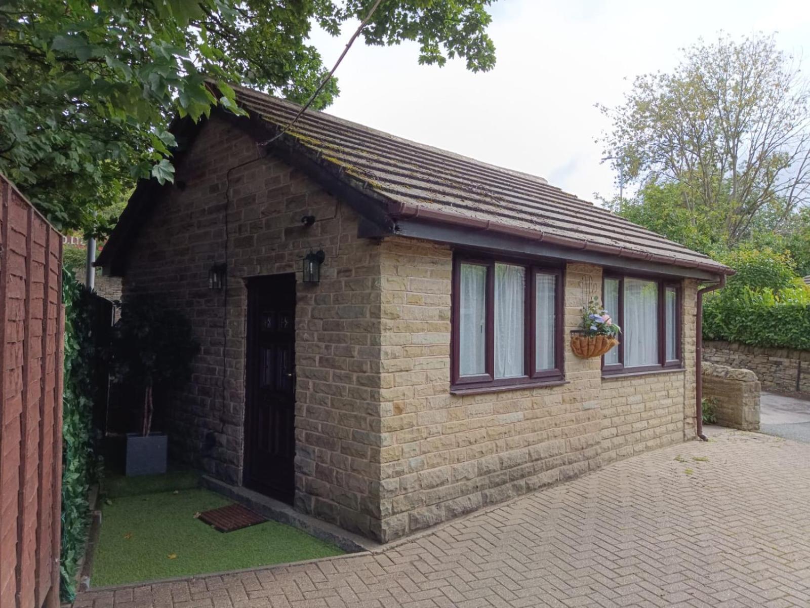 Lister Park Bradford Stylish 1Bed Coach House - Quiet & Tranquil Cottage & Parking Zewnętrze zdjęcie
